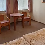 Selsky Dvur 1 3* Police nad Metují