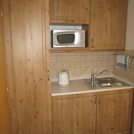 Selsky Dvur 1 Police nad Metují