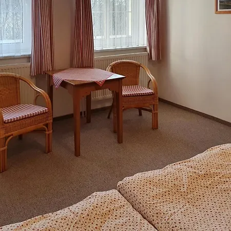 Selsky Dvur 1 3* Police nad Metují