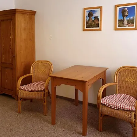 Selsky Dvur 1 3* Police nad Metují